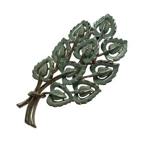 Vintage Green & Gold tone Brooch